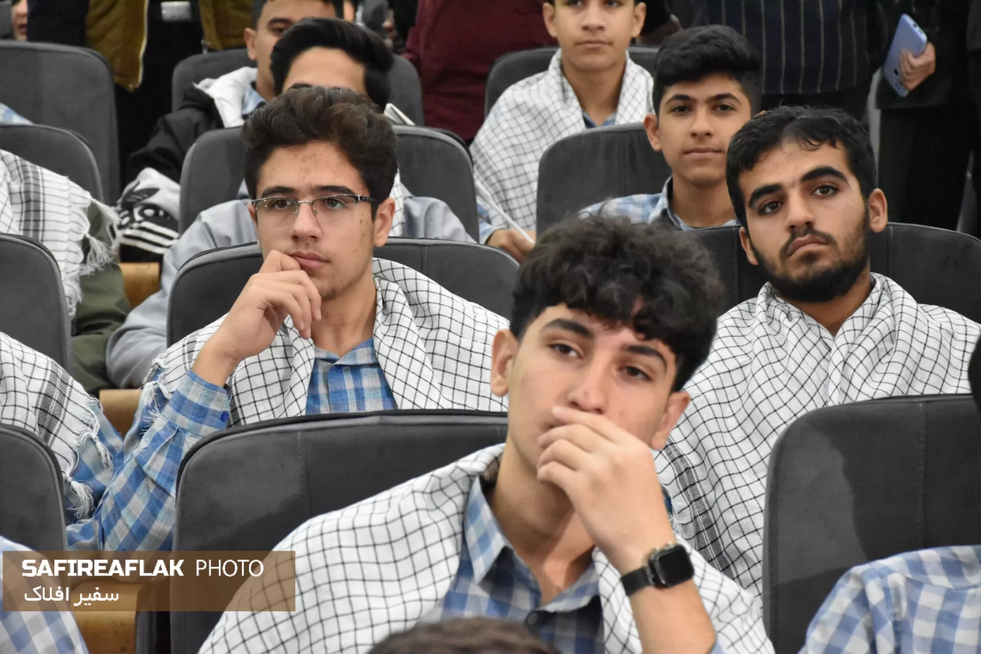 اجلاسیه ۱۱۰۰ شهید معلم و دانش‌آموز لرستان