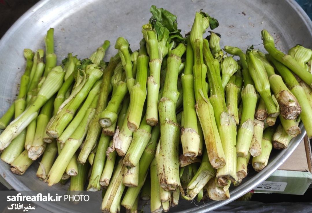 عطر گیاهان محلی در بازار لرستان پیچید