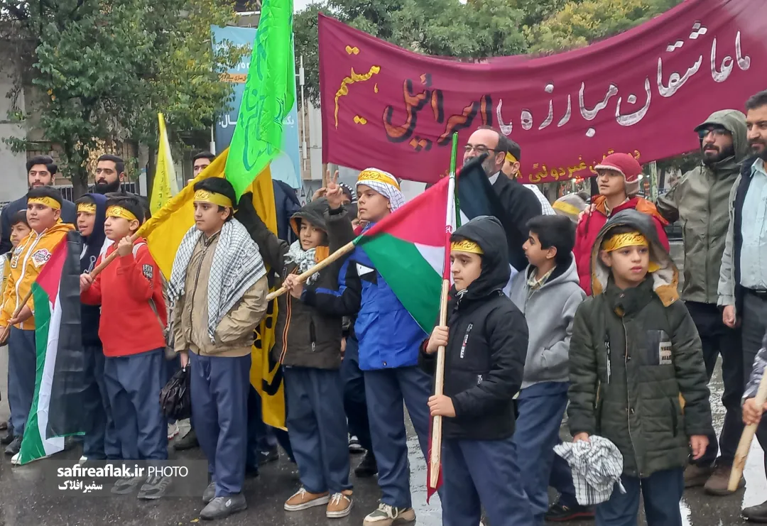 حماسه حضور مردم بروجرد در راهپیمایی ۱۳ آبان